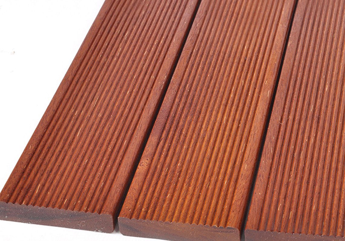 张家港硬木加工厂 印尼菠萝格防腐木批发产品图鉴与加工工艺详解